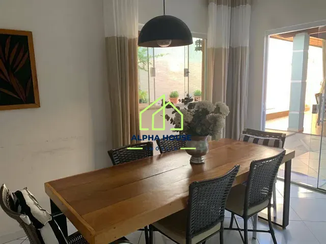 Casa com 336m² 4 quartos e 4 banheiros, à venda, no bairro Parque São Domingos em Pindamonhangaba