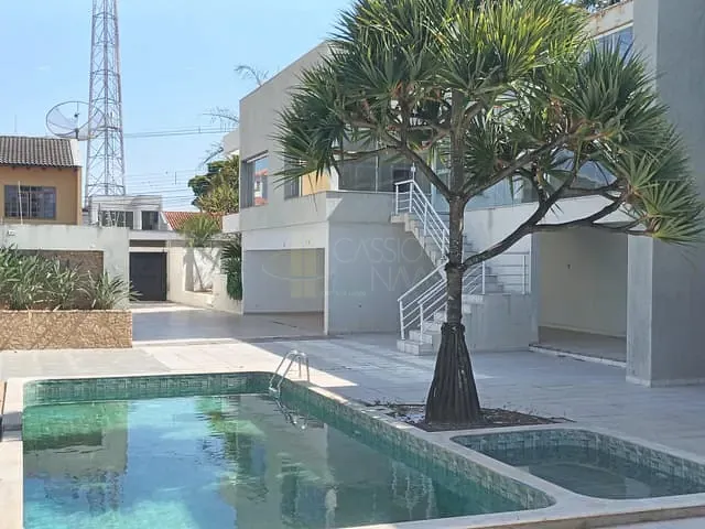 Casa com 1131m² 4 quartos e 5 banheiros, à venda, no bairro Vila Vera Cruz em Apucarana