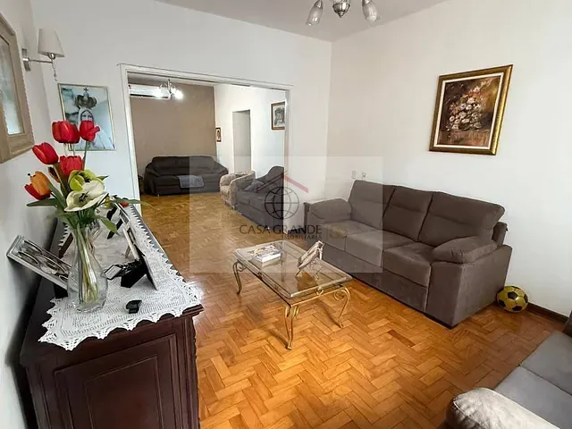 Casa com 300m² 3 quartos e 2 banheiros, à venda, no bairro Centro em Rolândia