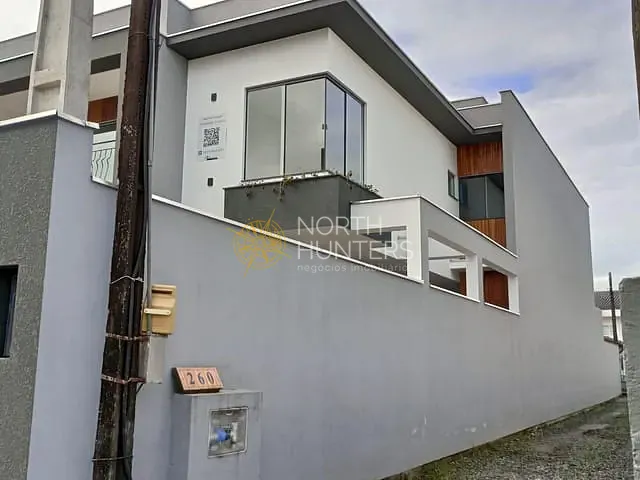 Casa com 149m² 2 quartos e 2 banheiros, à venda, no bairro Bom Retiro em Joinville