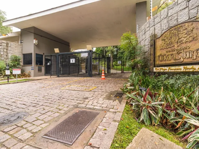 Casa com 764m² 5 quartos e 8 banheiros, à venda, no bairro Campo Comprido em Curitiba