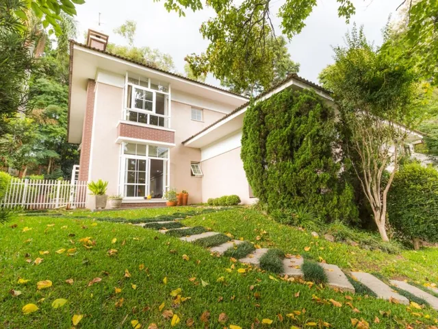 Casa com 764m² 5 quartos e 8 banheiros, à venda, no bairro Campo Comprido em Curitiba