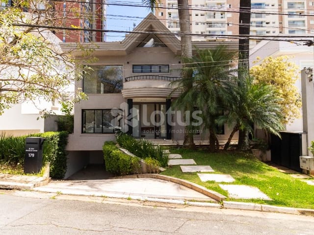 Casa com 500m² 4 quartos e 8 banheiros, à venda, no bairro Alphaville Residencial Plus em Barueri