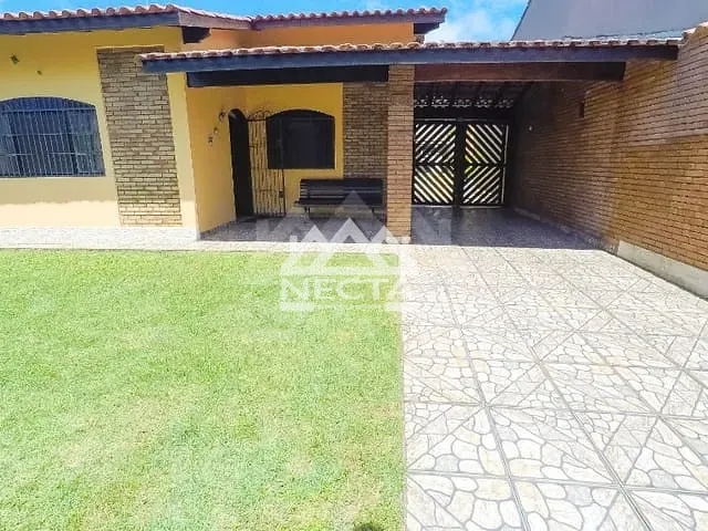 Casa 3 quartos e 3 banheiros, à venda, no bairro Praia das Palmeiras em Caraguatatuba