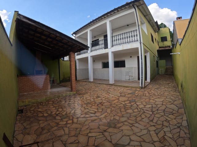 Casa com 250m² 3 quartos e 2 banheiros, à venda ou para alugar, no bairro Vila Estrela em São João da Boa Vista