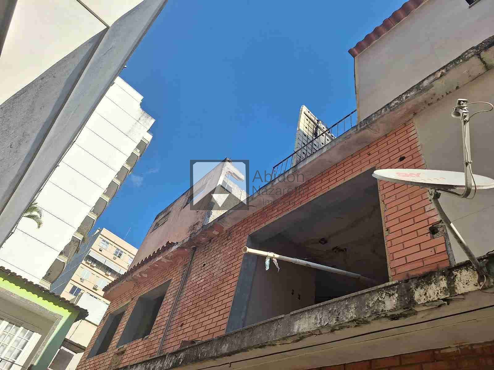 Casa à venda com 4 quartos, 128m² - Foto 1