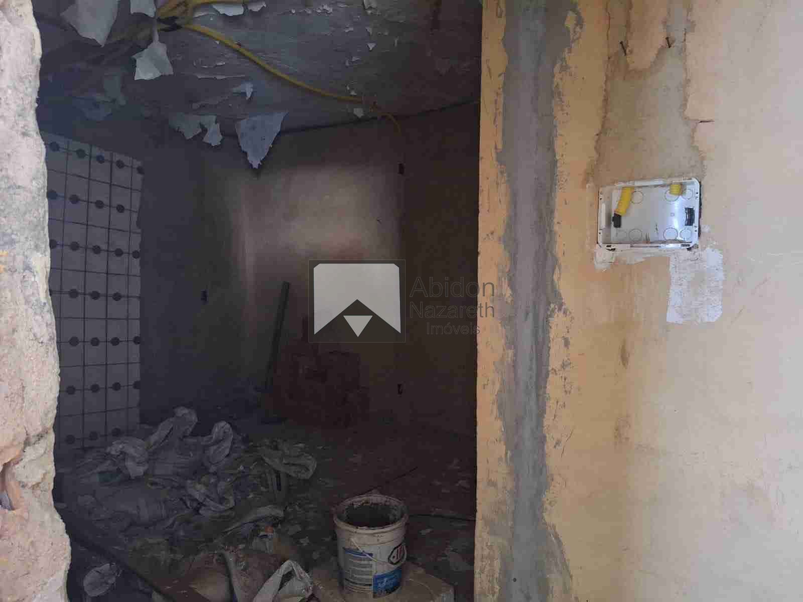 Casa à venda com 4 quartos, 128m² - Foto 3