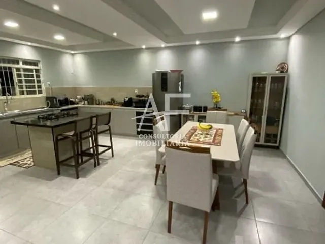 Casa com 300m² 3 quartos e 3 banheiros, à venda, no bairro Parque São Cristóvão em Taubaté