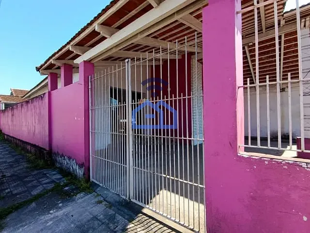 Casa com 206m², à venda, no bairro Centro em Caraguatatuba