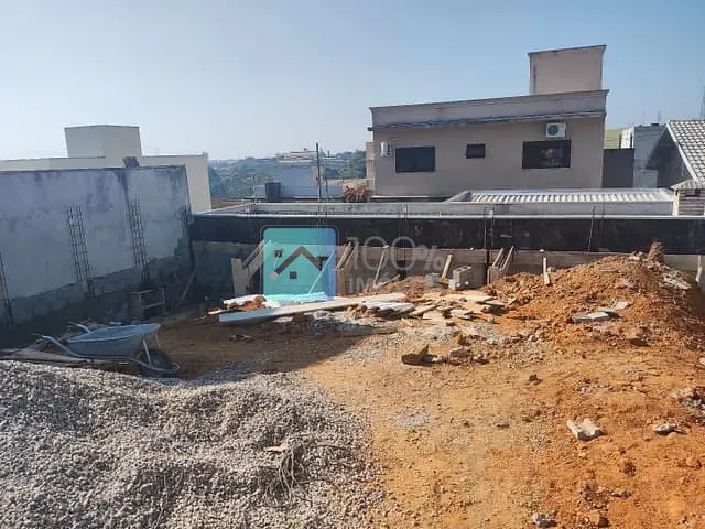 Casa com 300m² 3 quartos e 4 banheiros, à venda, no bairro Vila Nair em São José dos Campos