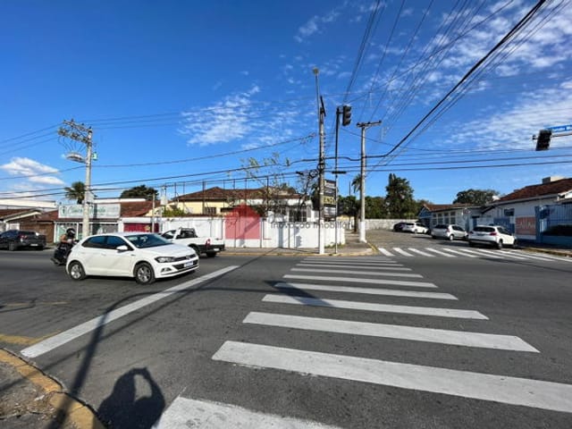 Casa com 587m², à venda, no bairro Centro em Pindamonhangaba