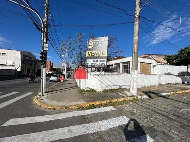Casa com 587m², à venda, no bairro Centro em Pindamonhangaba
