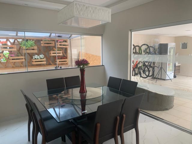 Casa com 360m² 3 quartos e 2 banheiros, à venda, no bairro Urbanova em São José dos Campos