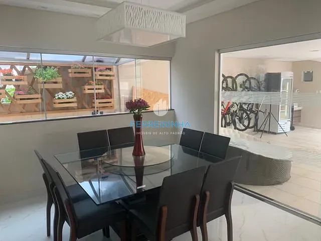 Casa com 360m² 3 quartos e 2 banheiros, à venda, no bairro Urbanova em São José dos Campos
