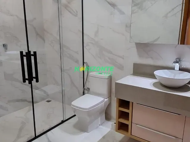 Casa com 450m² 5 quartos e 6 banheiros, à venda, no bairro Jardim do Golfe em São José dos Campos