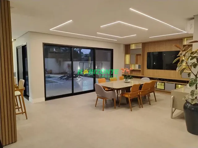 Casa com 450m² 5 quartos e 6 banheiros, à venda, no bairro Jardim do Golfe em São José dos Campos