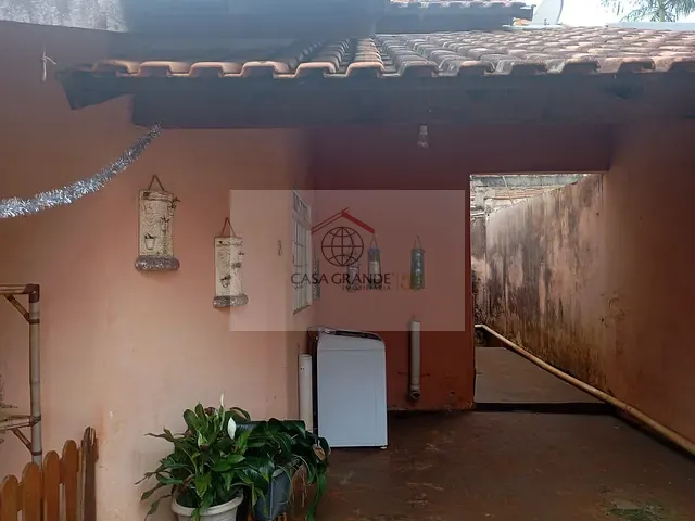 Casa 3 quartos e 1 banheiro, à venda, no bairro Jardim Caviuna em Rolândia