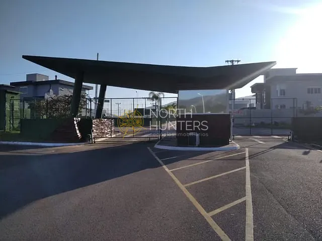 Casa com 442m² 4 quartos e 4 banheiros, à venda, no bairro São João do Rio Vermelho em Florianópolis