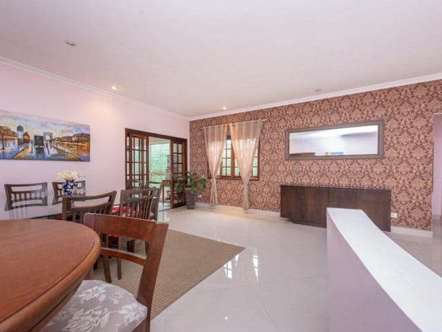 Casa com 600m² 4 quartos e 4 banheiros, à venda, no bairro São Braz em Curitiba