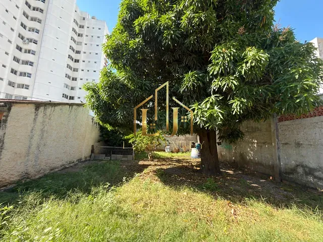 Casa com 418m² 3 quartos e 2 banheiros, à venda, no bairro Goiabeiras em Cuiabá