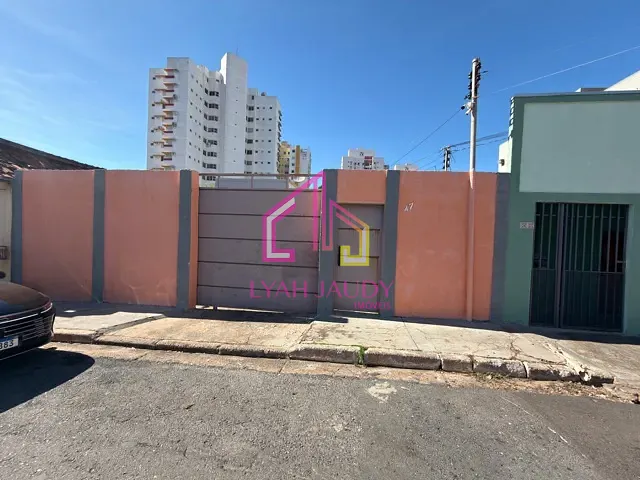 Casa com 418m² 3 quartos e 2 banheiros, à venda, no bairro Goiabeiras em Cuiabá