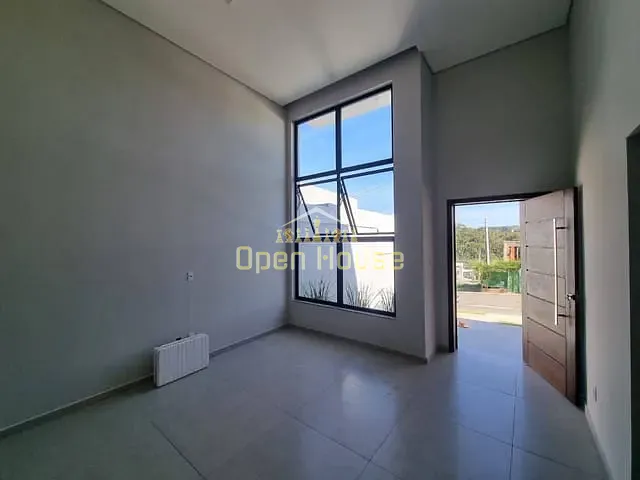 Casa 3 quartos e 2 banheiros, à venda, no bairro Casa de Pedra em Volta Redonda
