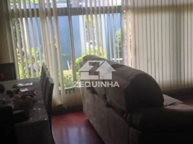 Casa com 245m² 4 quartos e 1 banheiro, à venda, no bairro Vila Yara em Osasco