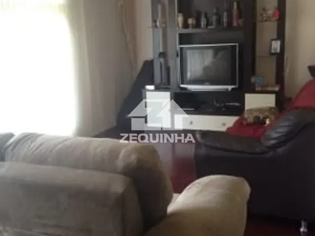 Casa com 245m² 4 quartos e 1 banheiro, à venda, no bairro Vila Yara em Osasco