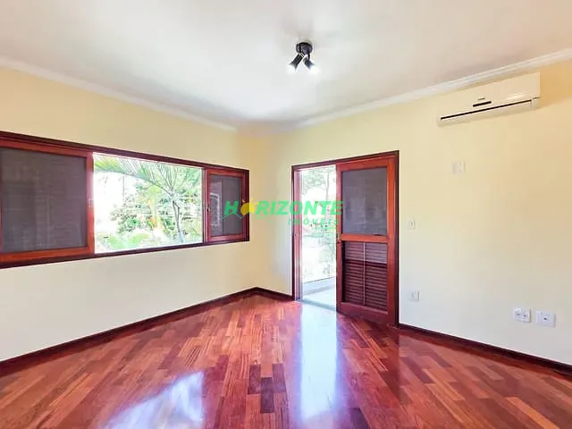 Casa com 350m² 4 quartos e 4 banheiros, à venda, no bairro Jardim Esplanada em São José dos Campos