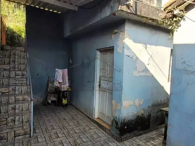 Casa com 300m² 2 quartos e 1 banheiro, à venda, no bairro Jardim Zaira em Mauá