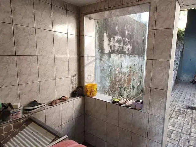 Casa com 300m² 2 quartos e 1 banheiro, à venda, no bairro Jardim Zaira em Mauá
