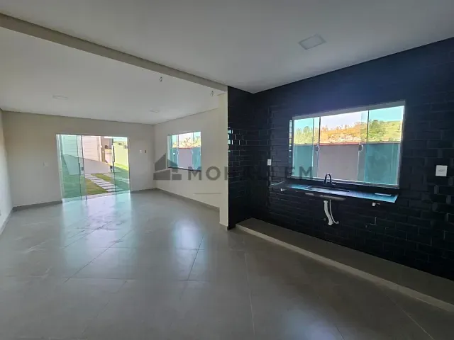 Casa com 289m² 4 quartos e 2 banheiros, à venda, no bairro Sossego em Piranguinho