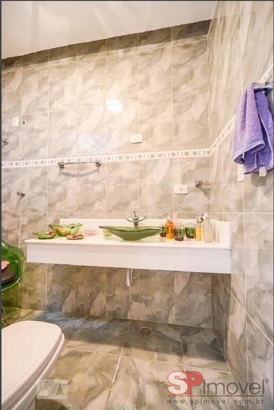 Casa com 300m², para alugar, no bairro Vila Carrão em São Paulo