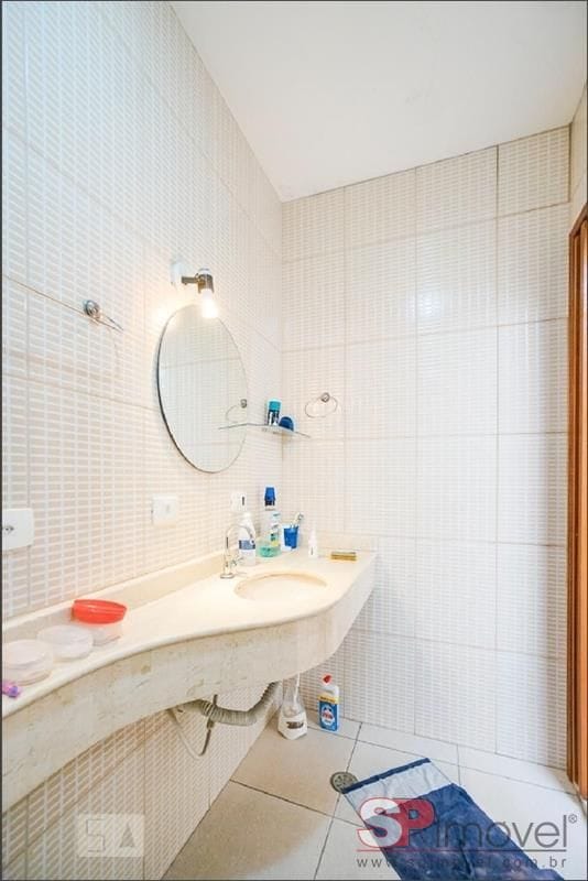 Casa com 300m², para alugar, no bairro Vila Carrão em São Paulo