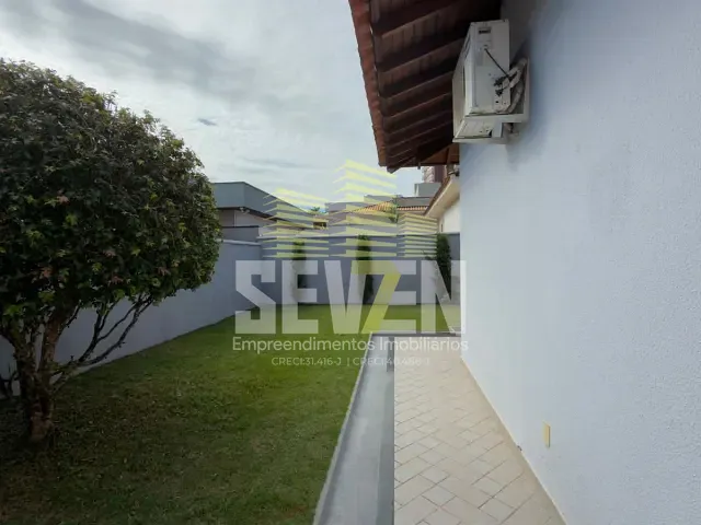 Casa com 360m² 3 quartos e 2 banheiros, à venda, no bairro Residencial Villaggio II em Bauru