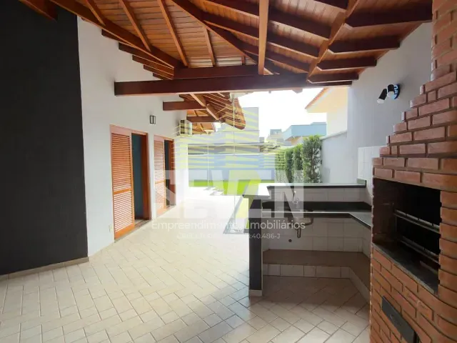 Casa com 360m² 3 quartos e 2 banheiros, à venda, no bairro Residencial Villaggio II em Bauru
