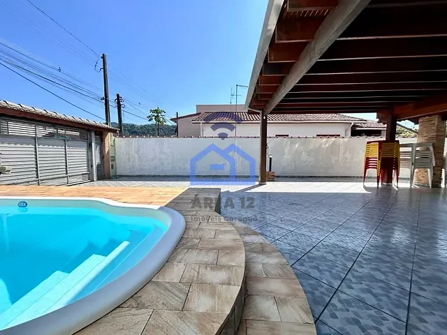 Casa com 376m² 4 quartos e 3 banheiros, à venda, no bairro Caputera em Caraguatatuba