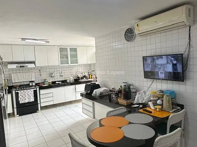 Casa com 389m² 3 quartos e 4 banheiros, à venda, no bairro Fátima em Teresina