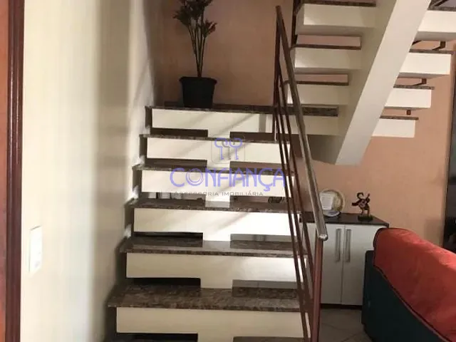 Casa com 250m² 4 quartos e 3 banheiros, à venda, no bairro Vila Valqueire em Rio de Janeiro