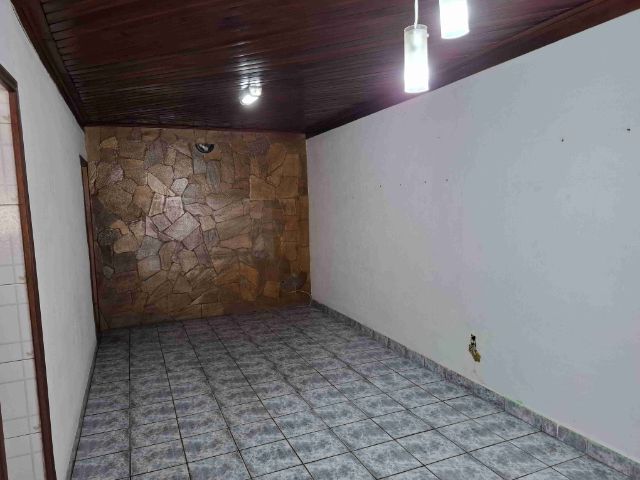 Casa com 167m² 3 quartos e 1 banheiro, à venda, no bairro Crispim em Pindamonhangaba