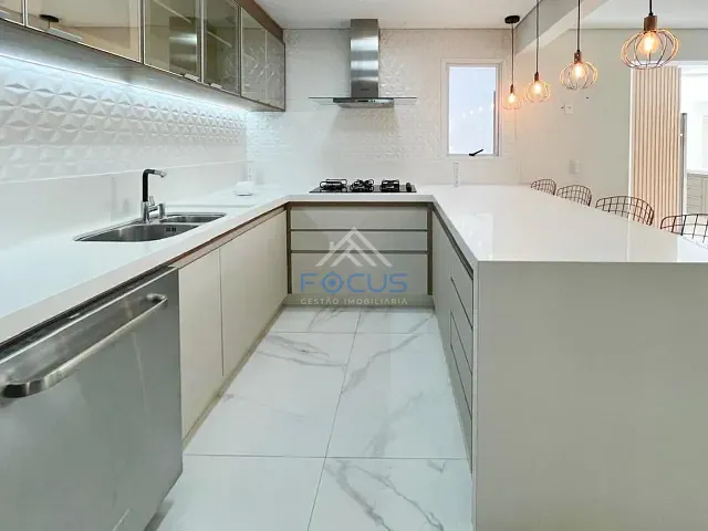 Casa com 250m² 4 quartos e 4 banheiros, à venda, no bairro Jardim Ermida I em Jundiaí