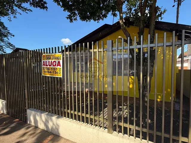 Casa 3 quartos e 1 banheiro, para alugar, no bairro Centro em Rolândia