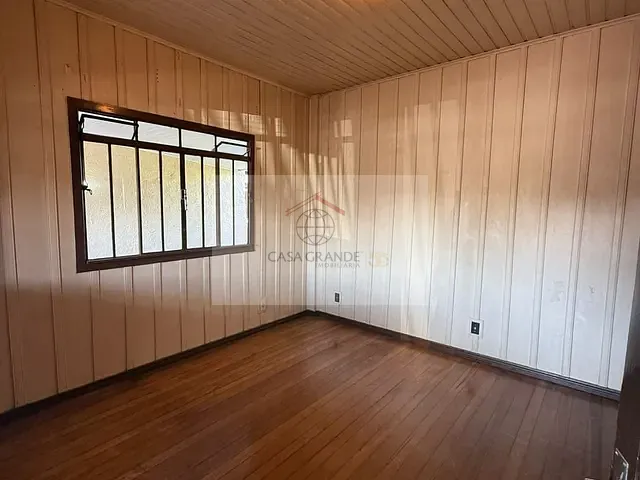 Casa 3 quartos e 1 banheiro, para alugar, no bairro Centro em Rolândia