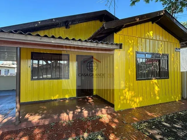 Casa 3 quartos e 1 banheiro, para alugar, no bairro Centro em Rolândia