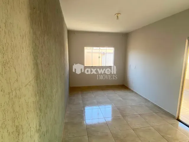Casa 2 quartos e 2 banheiros, para alugar, no bairro Setor Serra Dourada - 3ª Etapa em Aparecida de Goiânia