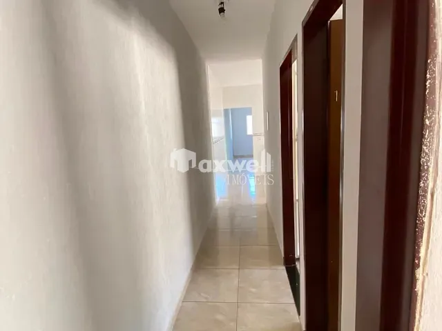 Casa 2 quartos e 2 banheiros, para alugar, no bairro Setor Serra Dourada - 3ª Etapa em Aparecida de Goiânia