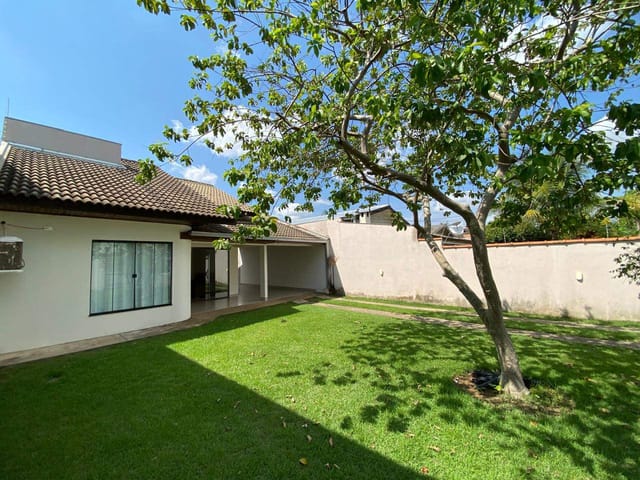 Casa com 300m² 2 quartos e 1 banheiro, à venda, no bairro Jardim Paulista ll em Sinop