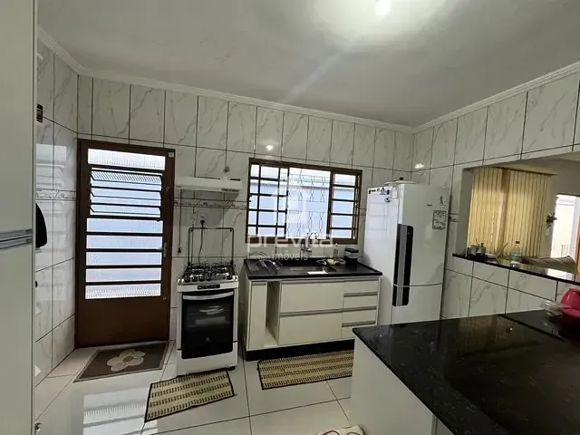 Casa com 125m² 2 quartos e 1 banheiro, à venda, no bairro Jardim Continental II em Taubaté