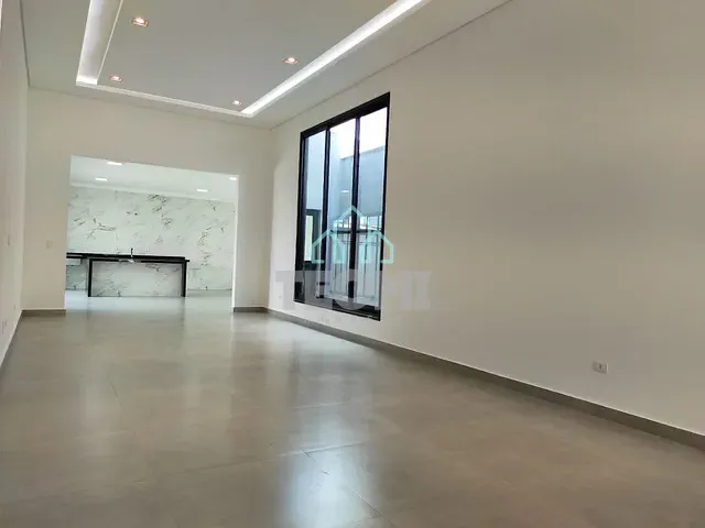 Casa com 300m² 3 quartos e 3 banheiros, à venda, no bairro Piracangaguá em Taubaté