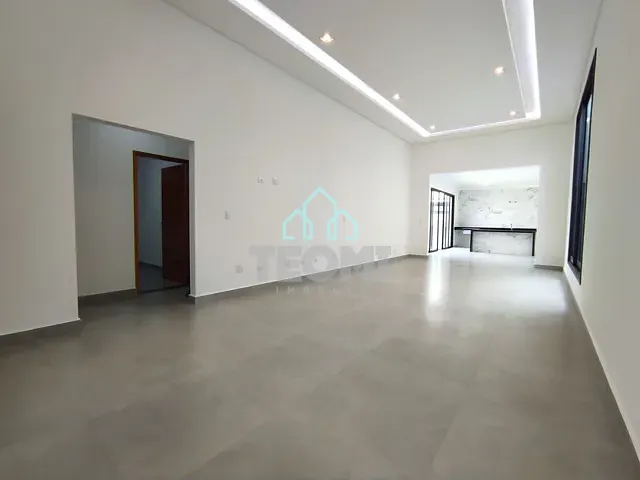 Casa com 300m² 3 quartos e 3 banheiros, à venda, no bairro Piracangaguá em Taubaté